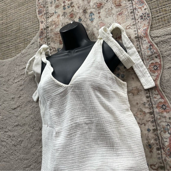 Sezane Gisele Ecru Sleeveless Blouse with Tie Shoulders - Picture 5 of 9